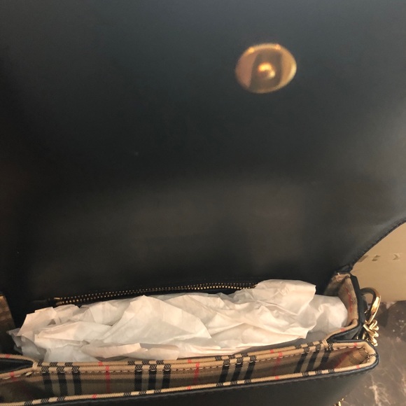Burberry hand bag. Carried only once, EXCELLENT! - Picture 7 of 8